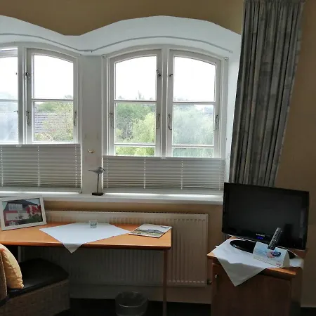 Faehrhaus Niederkleveez 3*