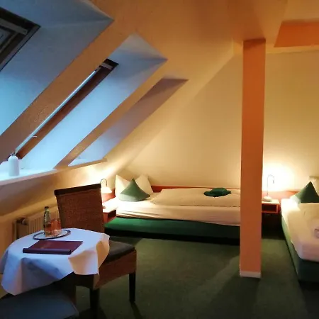 Fährhaus Niederkleveez 3* Boßdorf