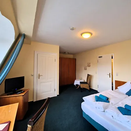 Hotel Faehrhaus Niederkleveez 3*