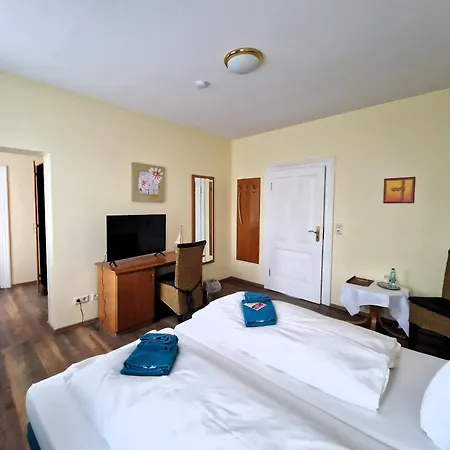 Faehrhaus Niederkleveez Hotel 3*