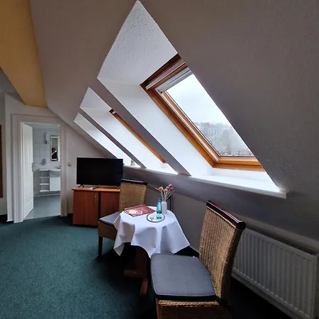 Hotel Faehrhaus Niederkleveez 3*