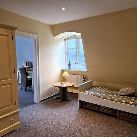 Faehrhaus Niederkleveez 3*