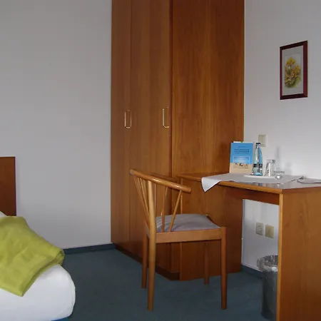 Faehrhaus Niederkleveez 3*